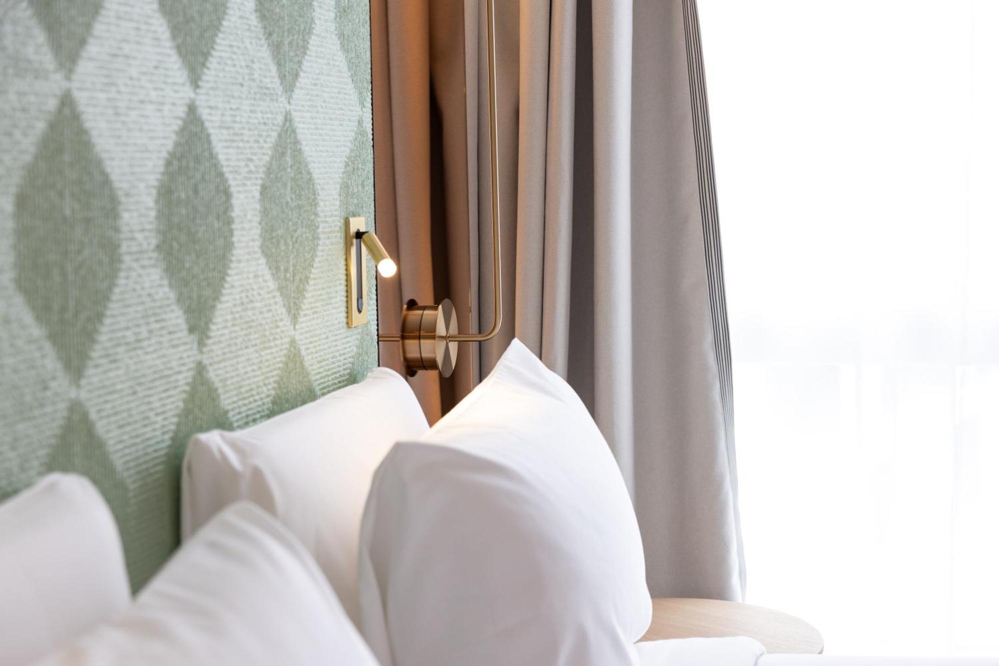 Hotel Kyriad Prestige Paris Asnieres Экстерьер фото